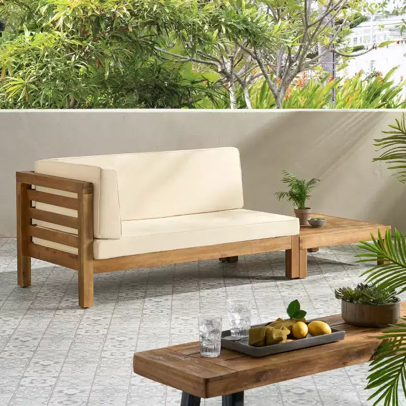 Ensemble Christopher Knight Home Oana avec causeuse d’extérieur en bois d’acacia à accoudoir gauche et table basse, avec coussin