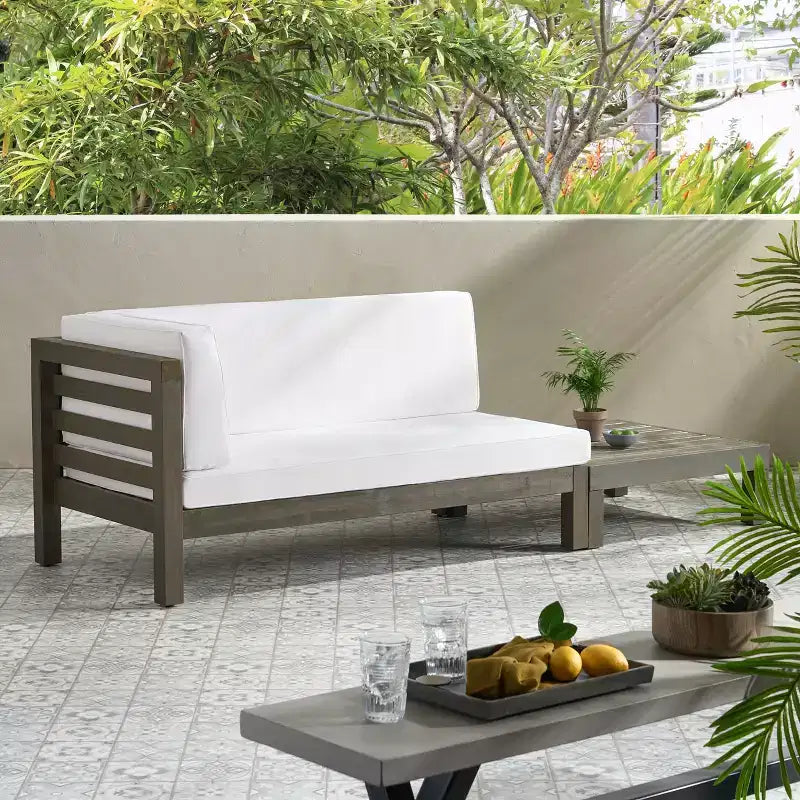 Ensemble Christopher Knight Home Oana avec causeuse d’extérieur en bois d’acacia à accoudoir gauche et table basse, avec coussin