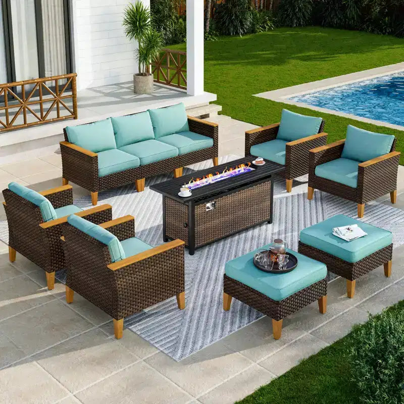 Captiva Designs 10-teiliges Outdoor-Rattan-Sitzgruppen-Set aus Korbgeflecht mit Feuertisch und gepolstertem Ottomanen