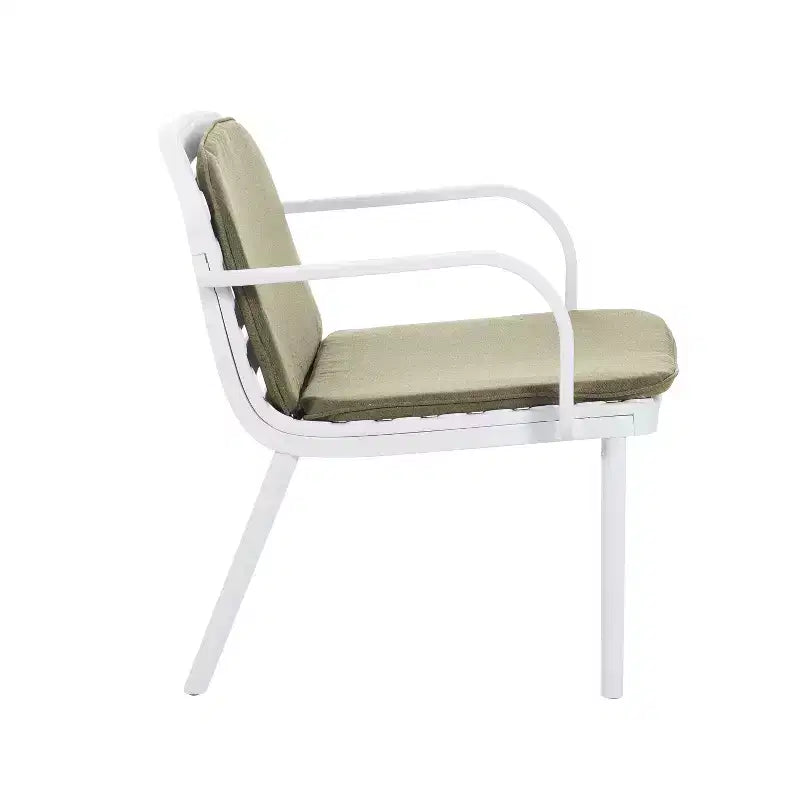 Conjunto moderno de 3 piezas para exterior Gunda de Christopher Knight Home, con sofá de dos plazas y silla tapizados en polipropileno