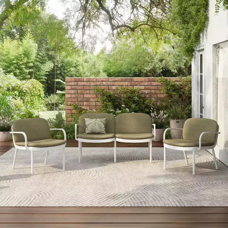 Christopher Knight Home Gunda modernes 3-teiliges Outdoor-Set aus gepolstertem Polypropylen mit Zweisitzer und Sessel