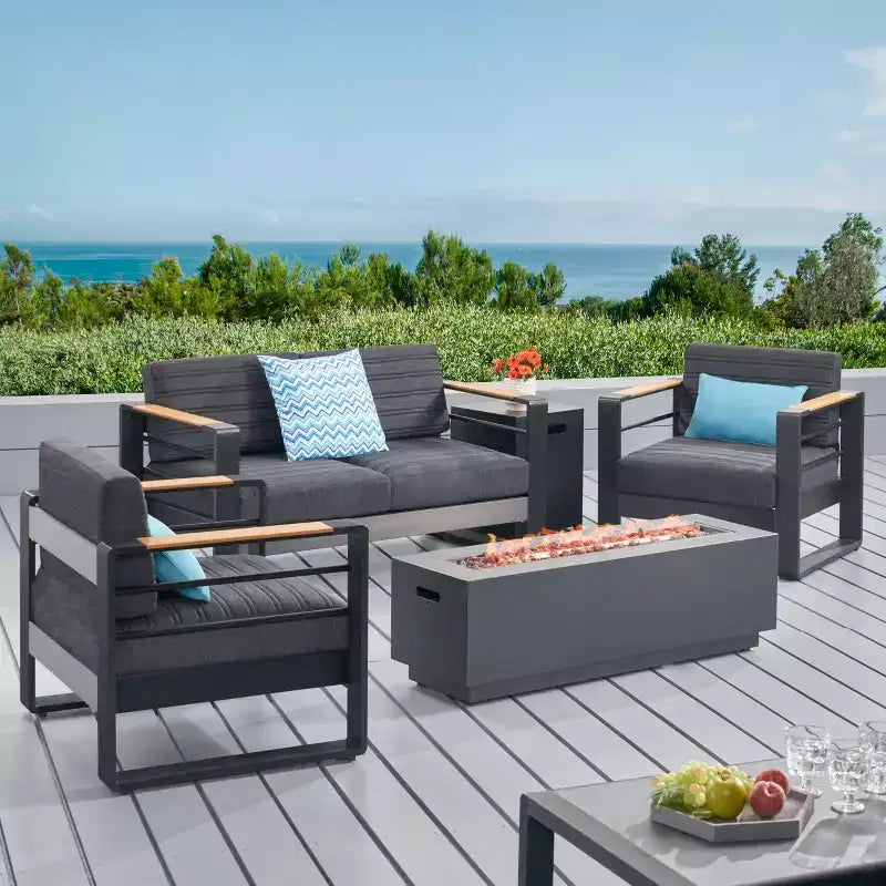 Conjunto de conversación exterior Christopher Knight Home Ostrander para 4 personas, de aluminio, con mesa con fogón, negro/gris oscuro