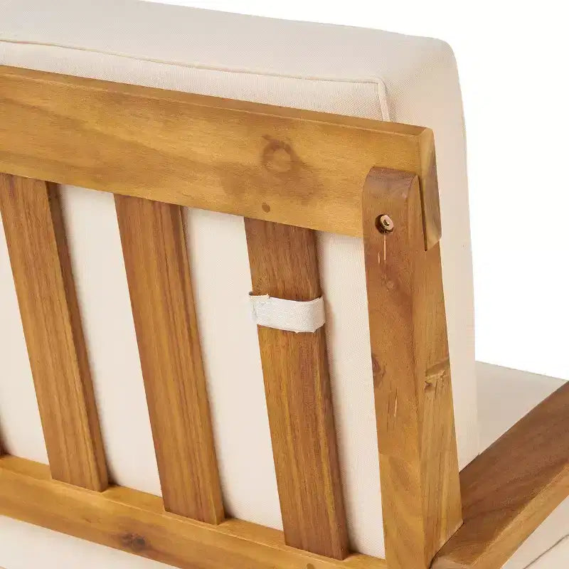 Ensemble GDFStudio Keanu d’extérieur en bois d’acacia avec causeuse et table basse, coussins inclus