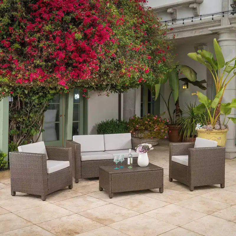 Conjunto de conversación de mimbre para exterior Christopher Knight Home Puerta de 4 plazas, con cojines