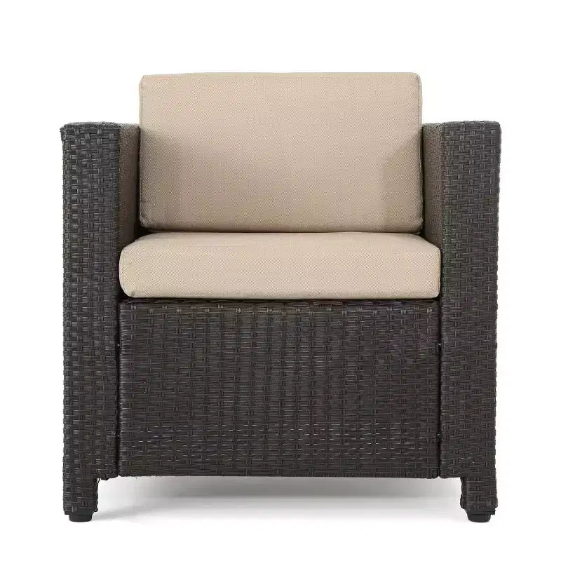 Juego para patio de 8 piezas Joanne de Christopher Knight Home con sillones de ratán y mesas auxiliares de aluminio en forma de C