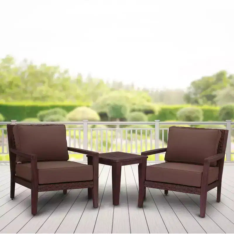 Ensemble de fauteuils Club Bridgeport II de Courtyard Casual de 3 pièces Comprend : deux fauteuils Club et une table d'appoint