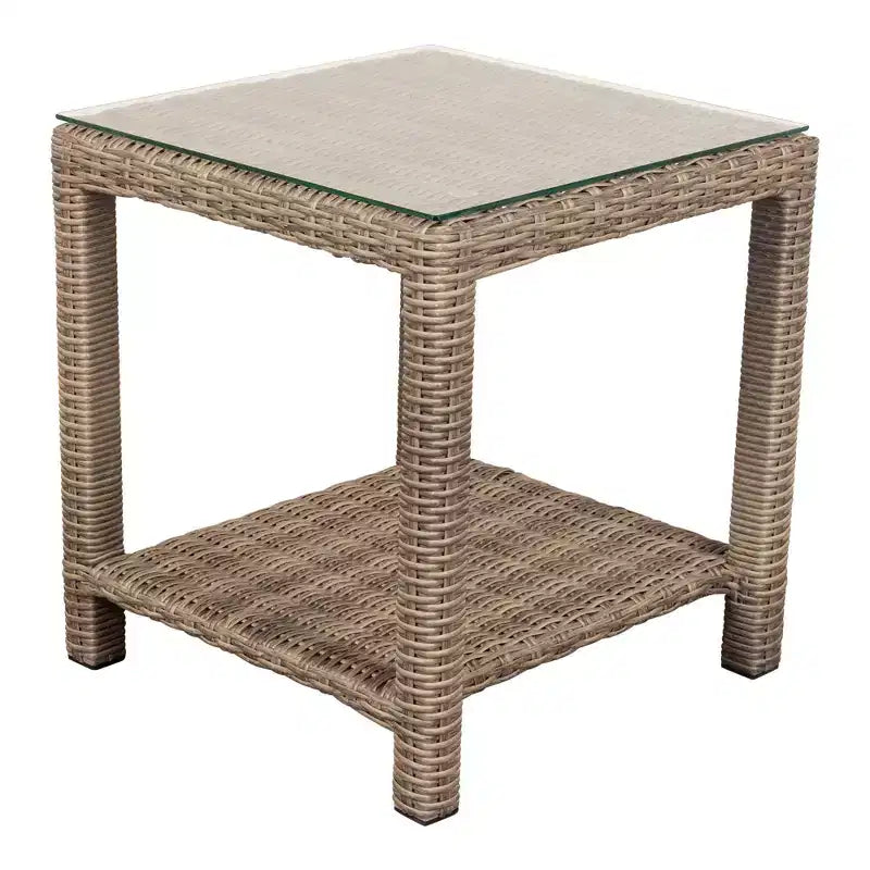 Conjunto de conversación de 3 piezas Courtyard Casual Capri. Incluye: una mesa auxiliar y dos sillones