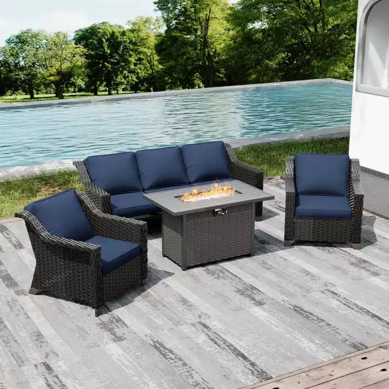 Conjunto de patio para exteriores UPTIOT con mesa brasero convertible y asientos