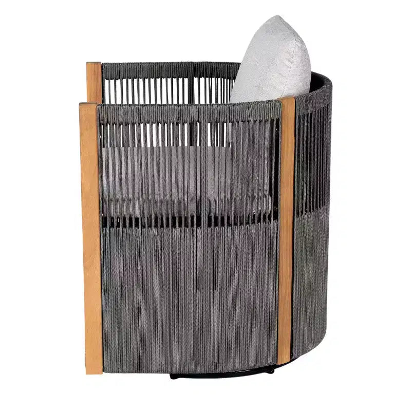 Conjunto Christopher Knight Home Yamina de 2 piezas con silla giratoria de cuerda para exterior y mesa auxiliar de madera de acacia