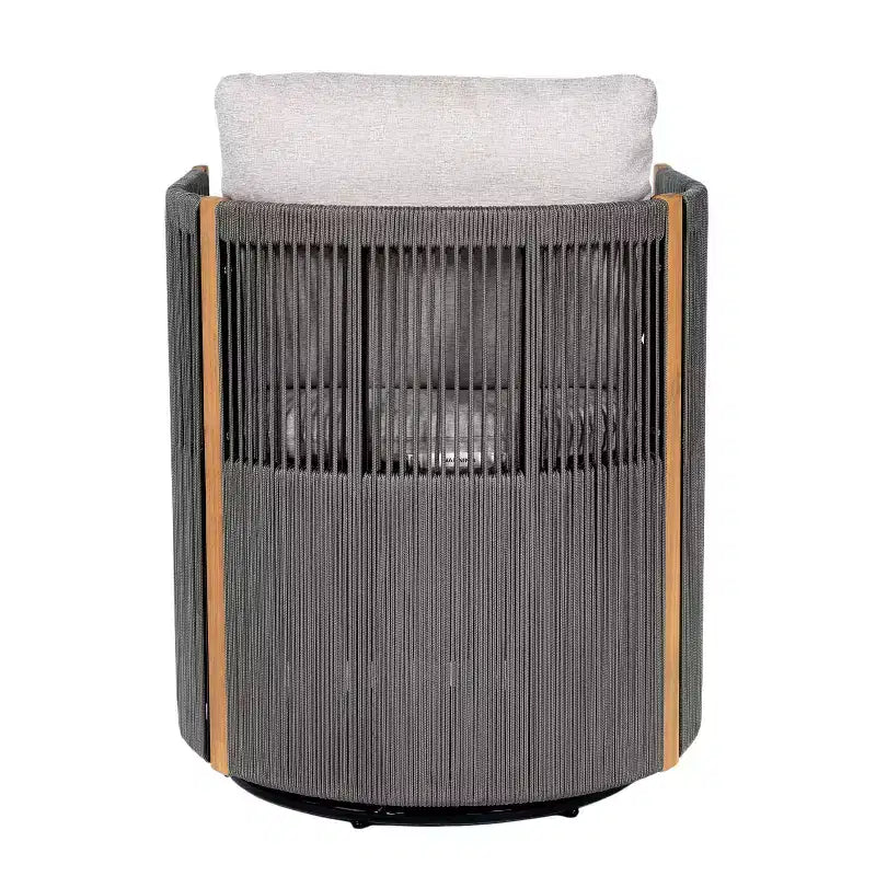 Conjunto Christopher Knight Home Yamina de 2 piezas con silla giratoria de cuerda para exterior y mesa auxiliar de madera de acacia