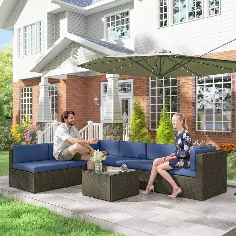 Conjunto de muebles de patio Outsunny de 7 piezas, conjuntos de conversación de muebles de ratán PE para exterior resistentes a cualquier clima con cojines y mesa de centro con tablero de vidrio