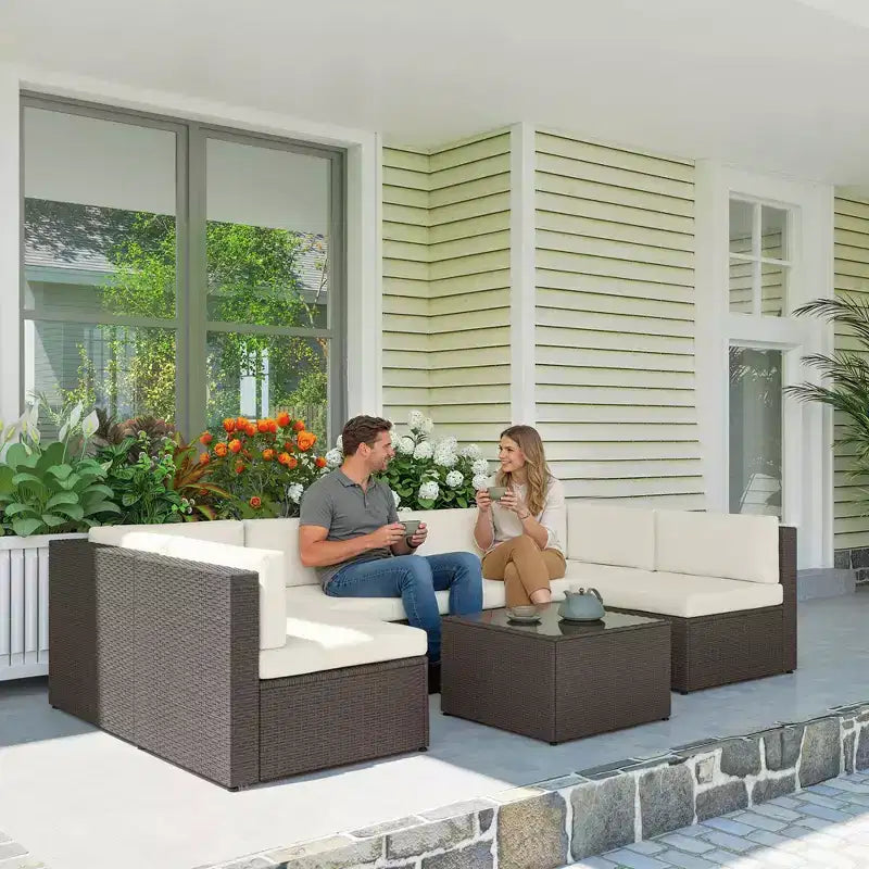 Conjunto de muebles de patio Outsunny de 7 piezas, conjuntos de conversación de muebles de ratán PE para exterior resistentes a cualquier clima con cojines y mesa de centro con tablero de vidrio
