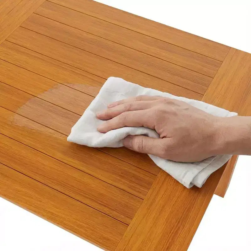 Mesa y sillas de comedor para exterior de HDPE con veta de madera de teca natural Famapy, mesa de patio resistente a la intemperie con orificio para sombrilla, conjunto para patio y jardín