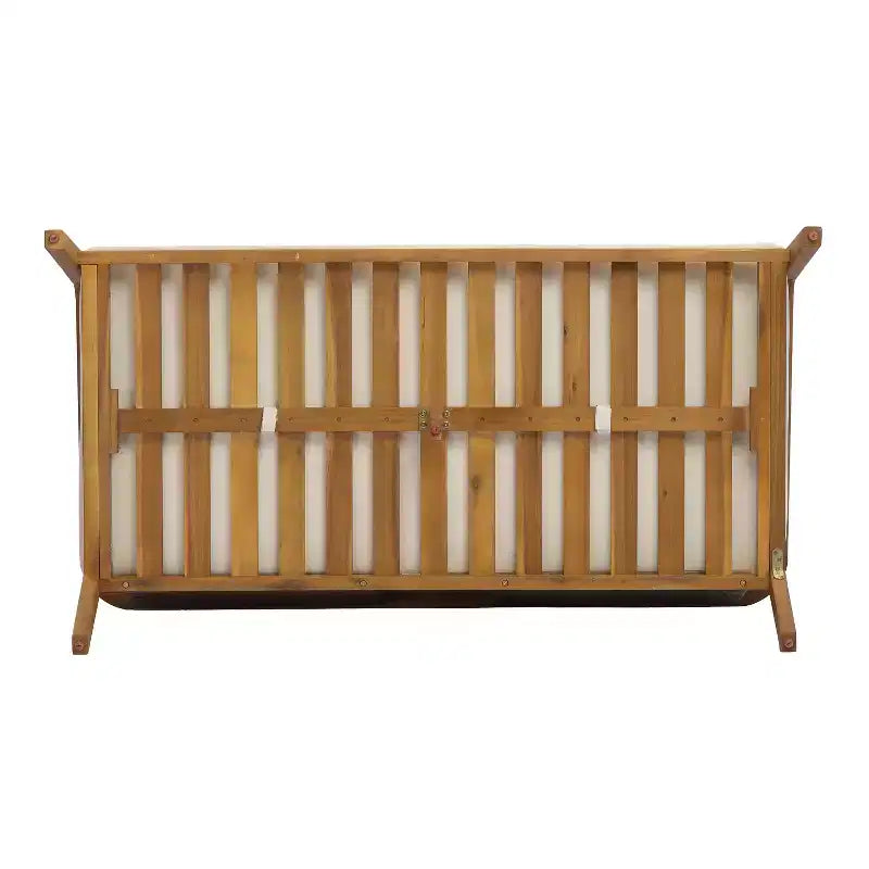 Ensemble Nolan pour terrasse de Christopher Knight Home, composé d’un canapé 2 places et d’une table basse en bois d’acacia et résine tressée, avec coussins