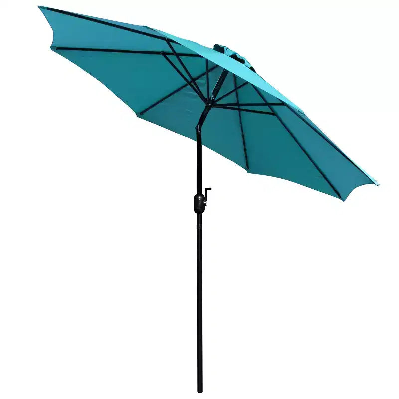 Ensemble de salle à manger de patio Merrick Lane en faux teck, cinq pièces - table, deux fauteuils club empilables sans accoudoirs, parasol gris de 9' et pied