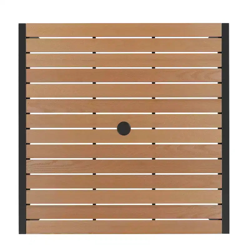 Merrick Lane conjunto de comedor para patio de siete piezas de falso teca que incluye mesa, cuatro sillones, sombrilla de patio de 9' y base
