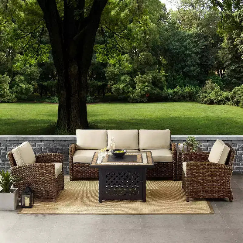 Conjunto de conversación exterior de mimbre de 5 piezas Bradenton con mesa con fogón - Crosley