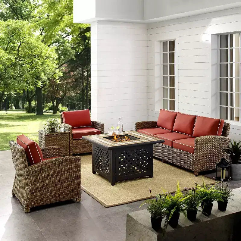 Conjunto de conversación exterior de mimbre de 5 piezas Bradenton con mesa con fogón - Crosley