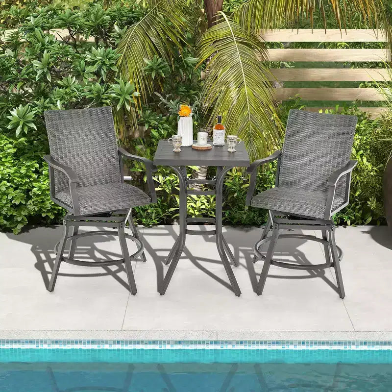 Conjunto de mesa alta y taburetes de ratán para patio de 3 piezas de Costway, aluminio, sillas giratorias de 360° con asiento acolchado