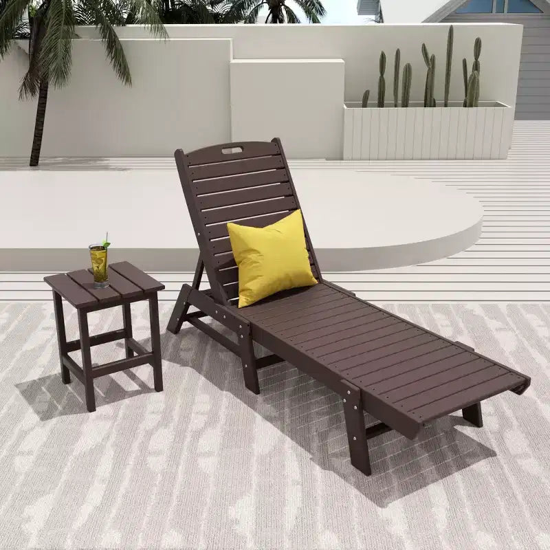 WestinTrends conjunto de 2 piezas de silla tumbona de patio exterior de polietileno con mesa auxiliar